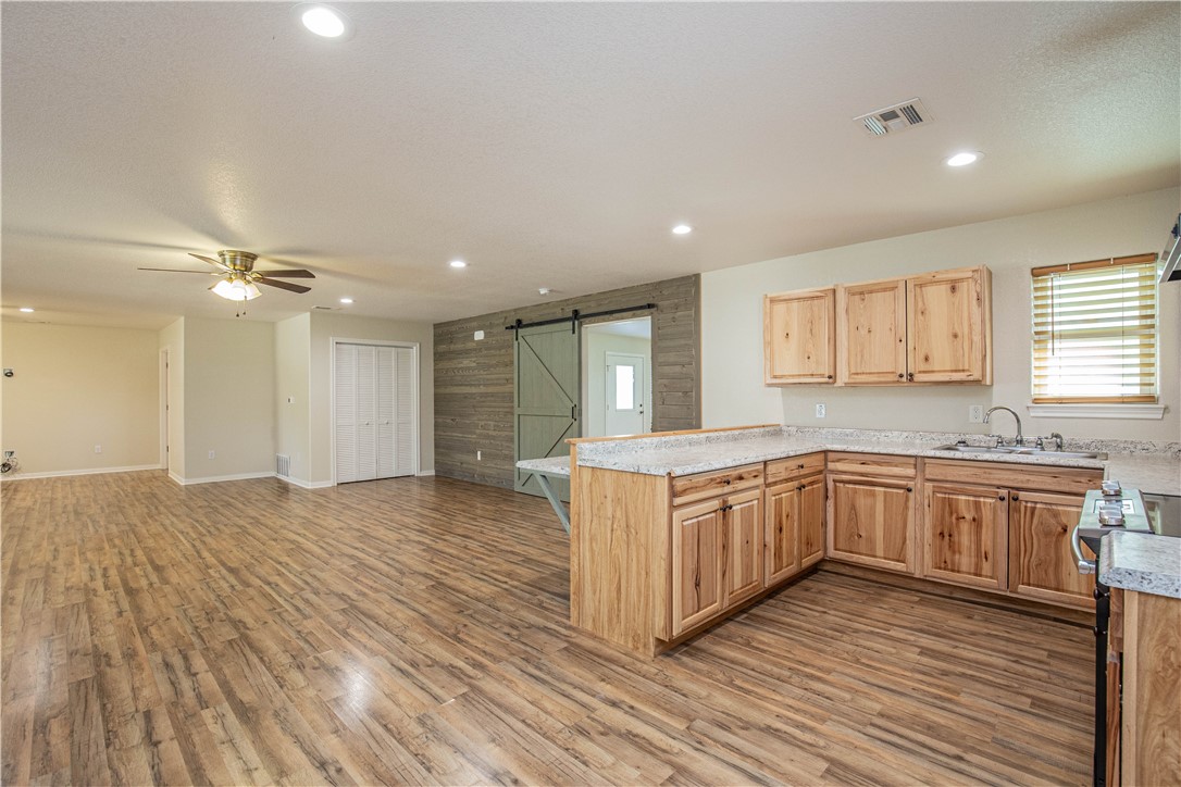 182 Briar Lane, Chilton, Texas image 7