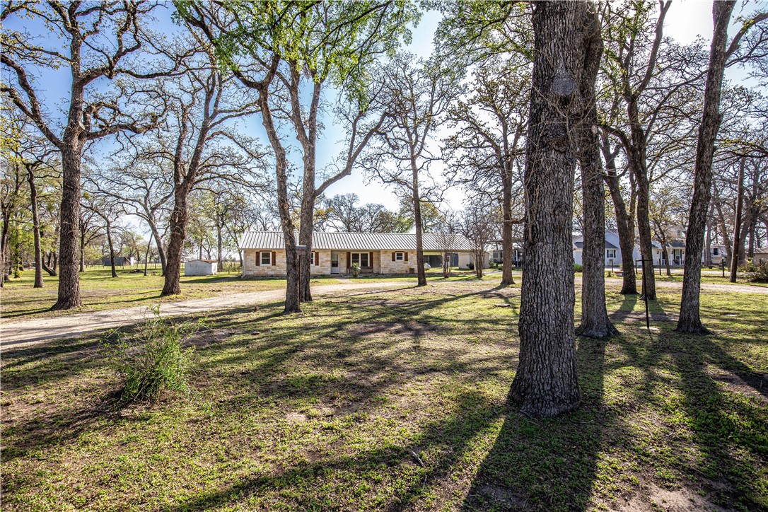 182 Briar Lane, Chilton, Texas image 1