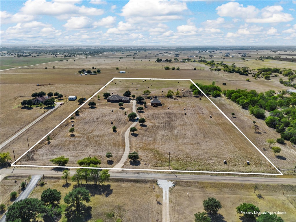 299 Twin Bends Road, Crawford, Texas image 31