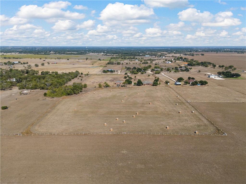 299 Twin Bends Road, Crawford, Texas image 33