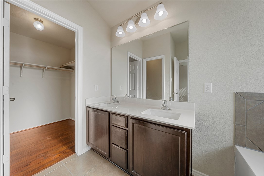 6608 Vista View Drive, Woodway, Texas image 14