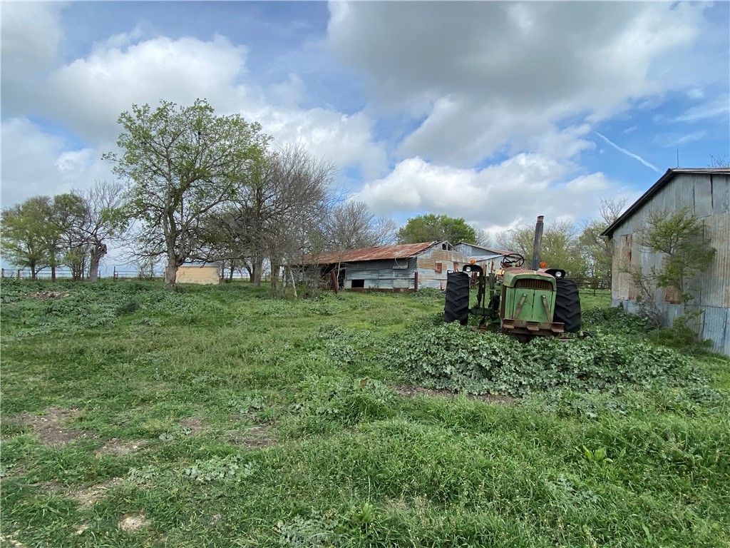 1391 Cr 112 Road, Buckholts, Texas image 8