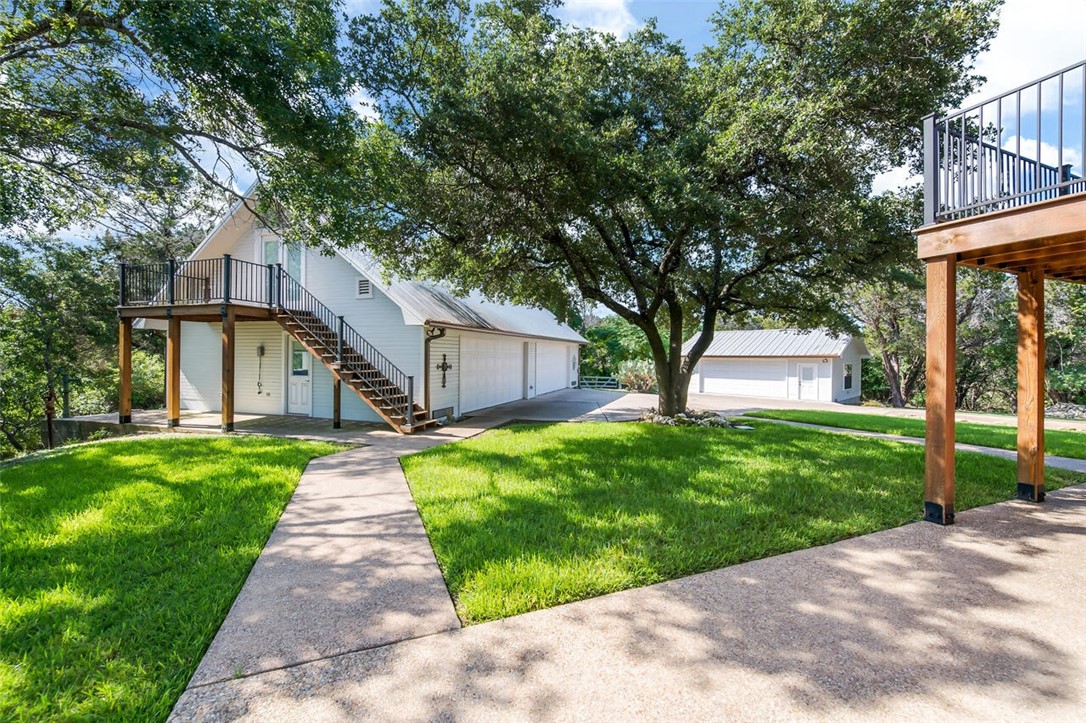 848 Canyon Oaks Road, Crawford, Texas image 8