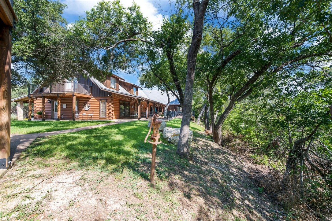 848 Canyon Oaks Road, Crawford, Texas image 10