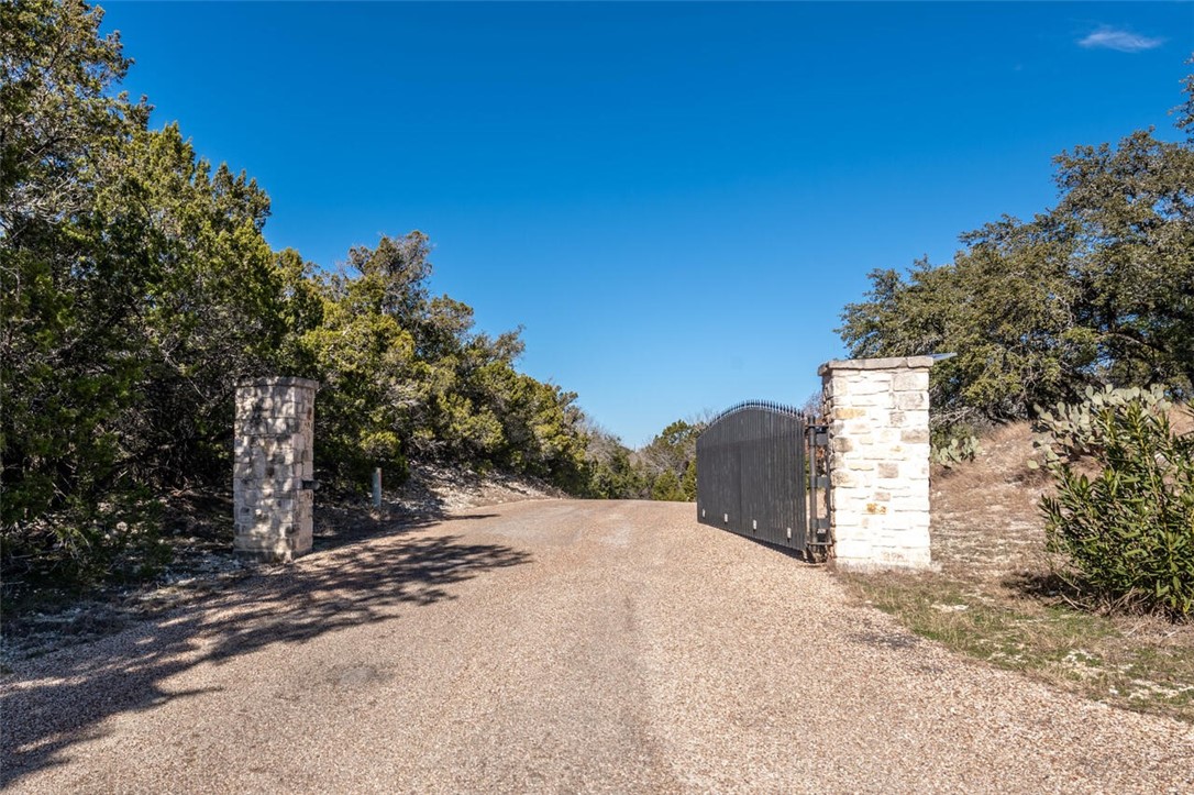 848 Canyon Oaks Road, Crawford, Texas image 21