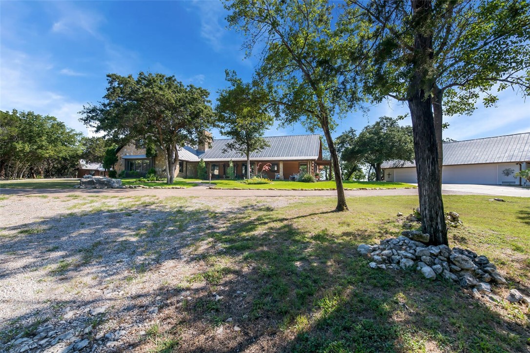 848 Canyon Oaks Road, Crawford, Texas image 11