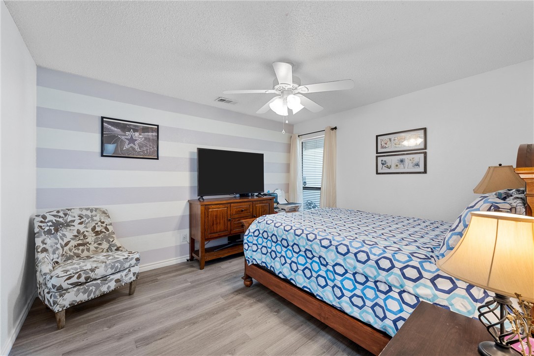 2205 Skylark Drive, Woodway, Texas image 21