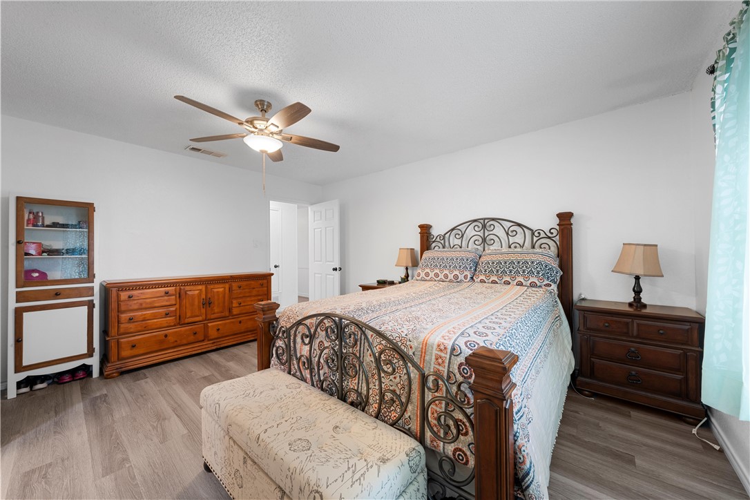 2205 Skylark Drive, Woodway, Texas image 15