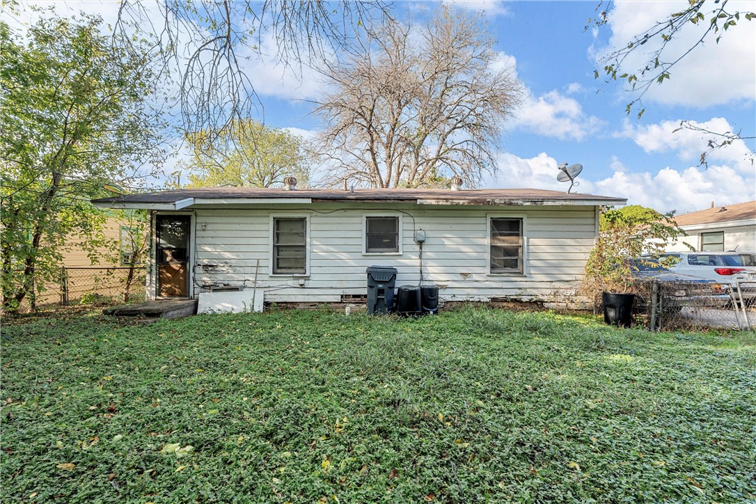 805 Dunbar Avenue, Waco, Texas image 10