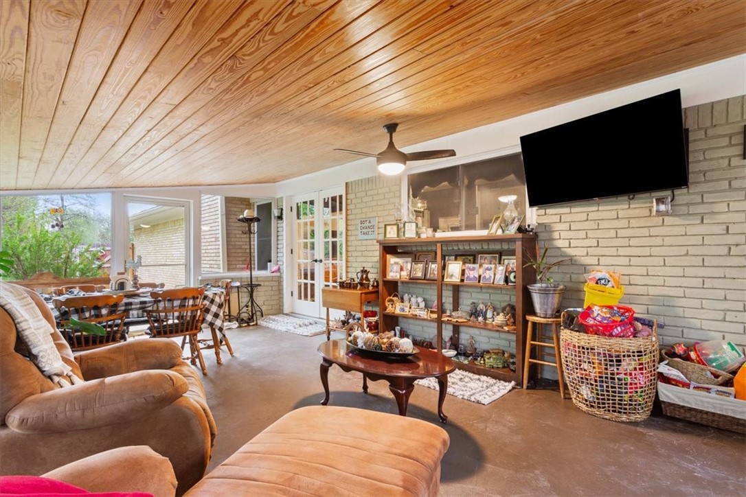2103 White Street, Clifton, Texas image 14