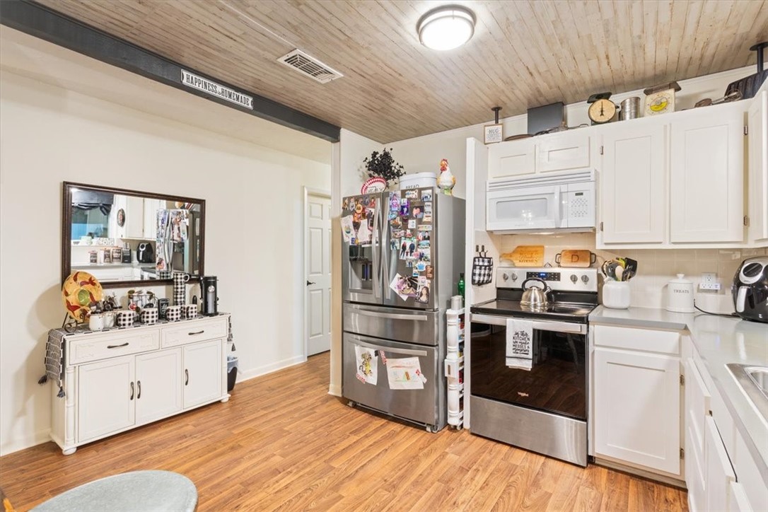 2103 White Street, Clifton, Texas image 11