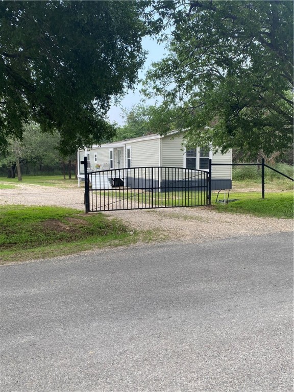 1172 Lincoln City Road, Elm Mott, Texas image 2