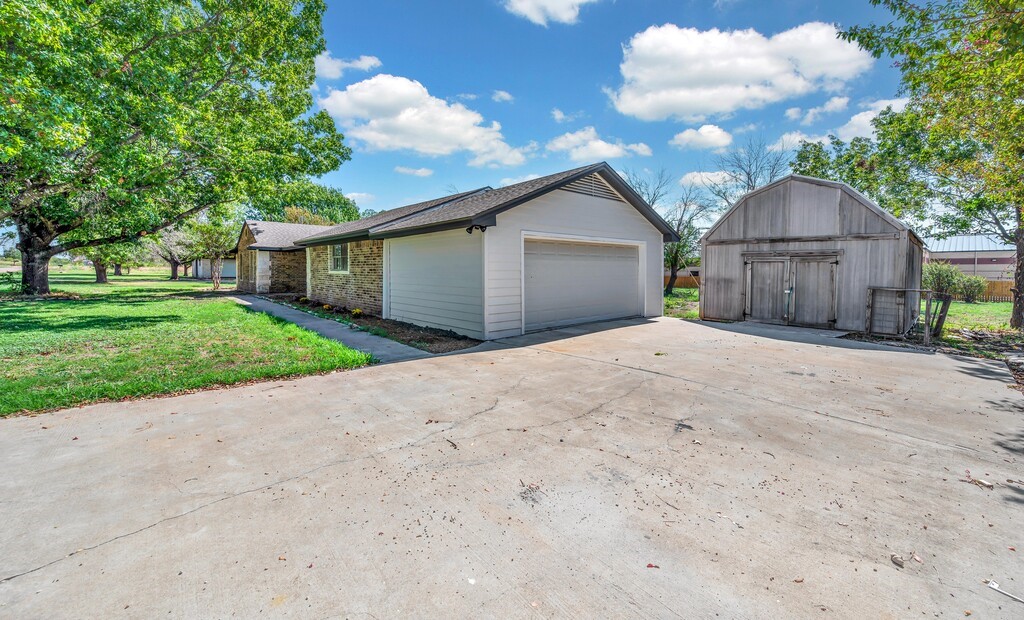 325 Tulum Lane, China Spring, Texas image 29