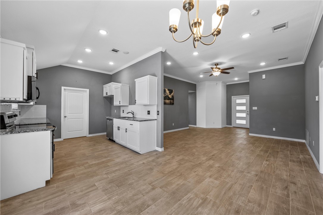 395 Paso Fino Street, Waco, Texas image 9