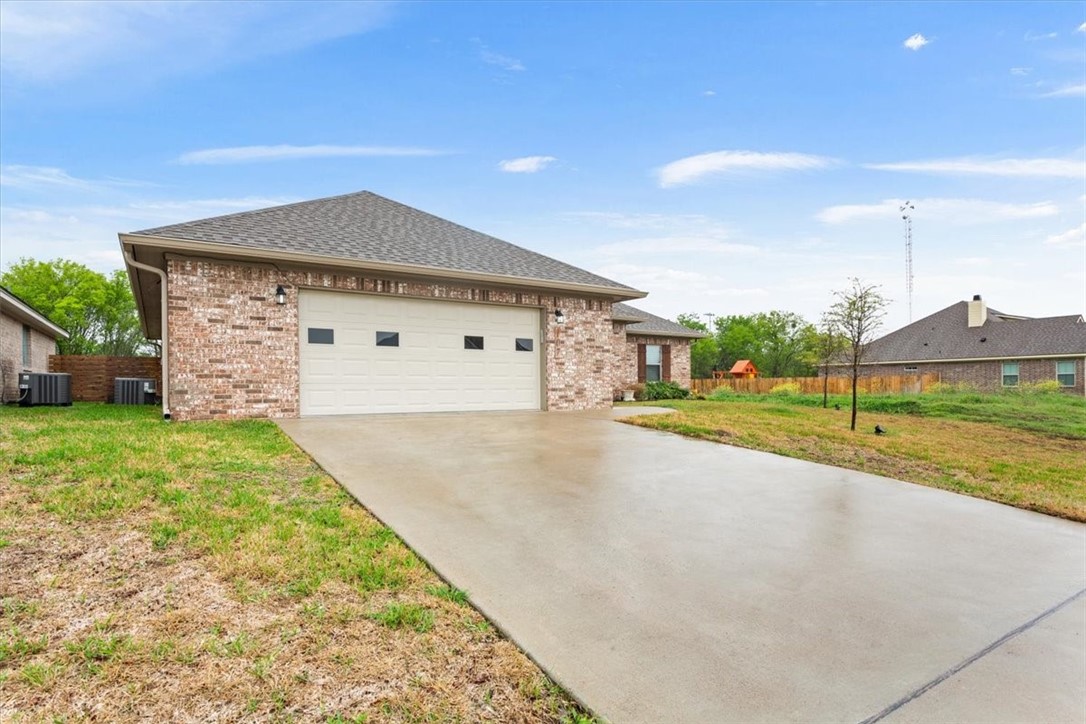 107 Indian Trails Road, Riesel, Texas image 4
