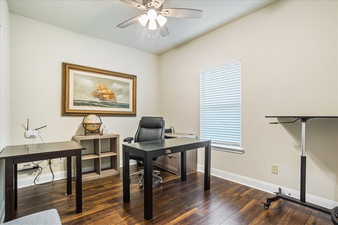 107 Indian Trails Road, Riesel, Texas image 16