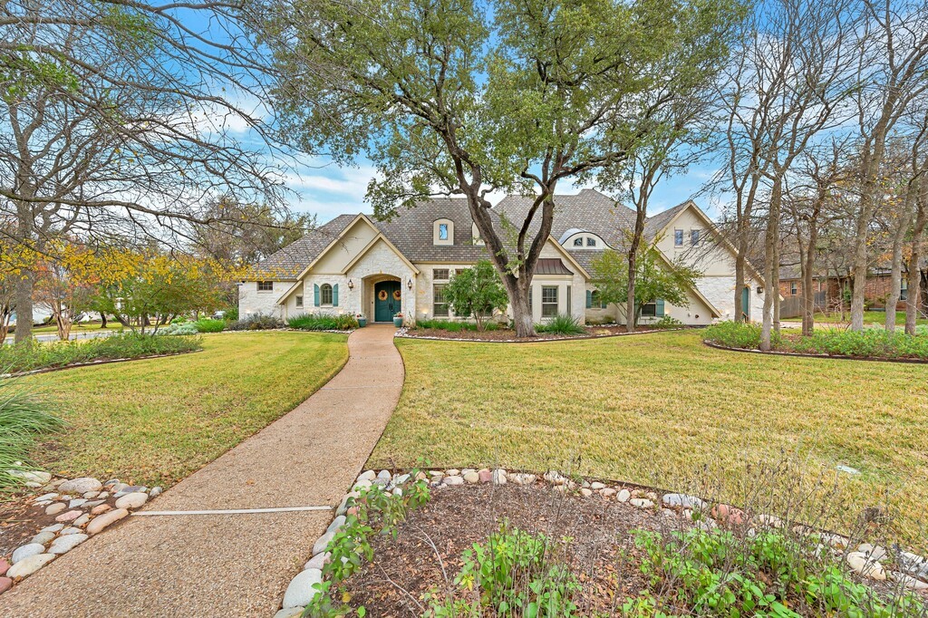 9020 Ledge Stone Drive, McGregor, Texas image 1