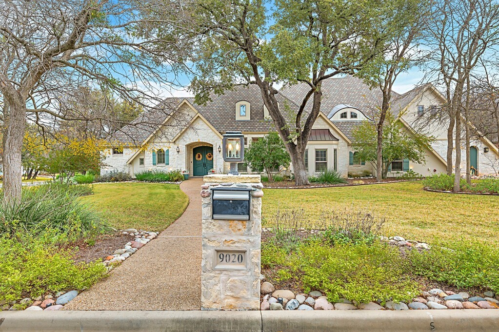 9020 Ledge Stone Drive, McGregor, Texas image 2