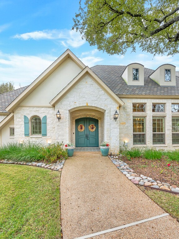 9020 Ledge Stone Drive, McGregor, Texas image 3