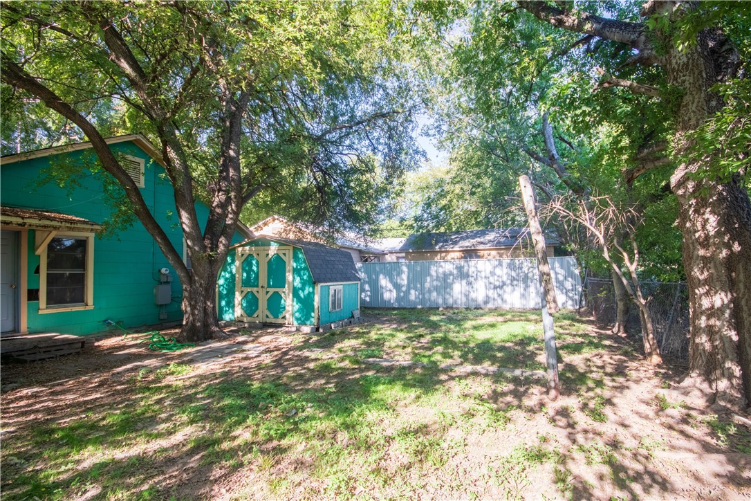 816 Alpha Place, Clifton, Texas image 13