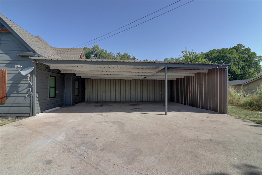 153 E Norway Street, Walnut Springs, Texas image 2