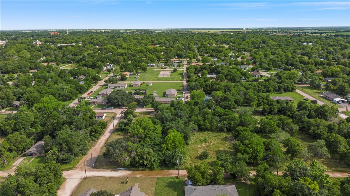 703 Stringfellow Avenue, Marlin, Texas image 11