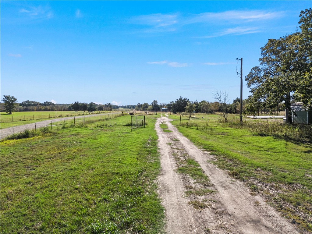 472 Wiggins Road, West, Texas image 7