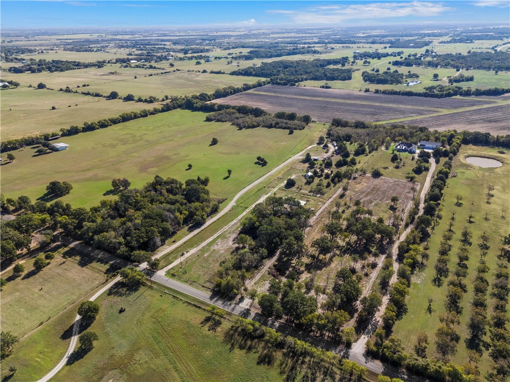 472 Wiggins Road, West, Texas image 14