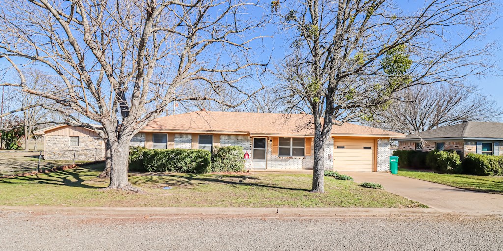 314 Baize Drive, Gatesville, Texas image 1