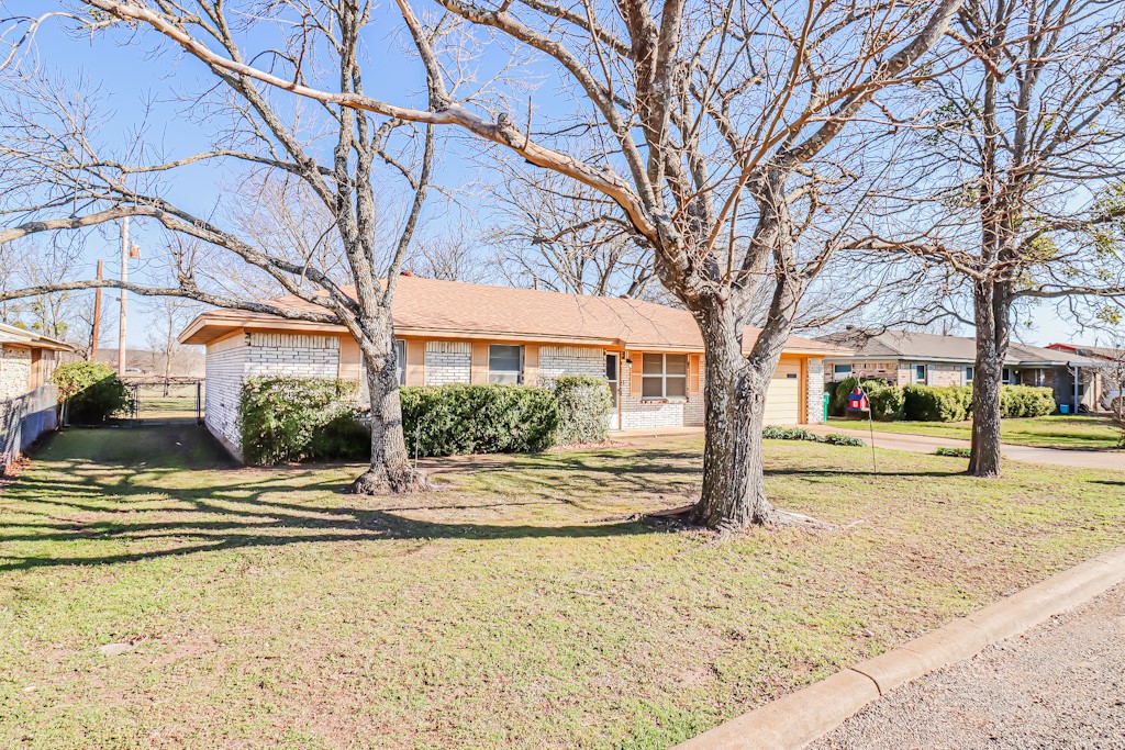 314 Baize Drive, Gatesville, Texas image 2