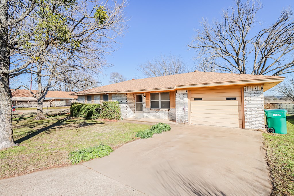 314 Baize Drive, Gatesville, Texas image 3