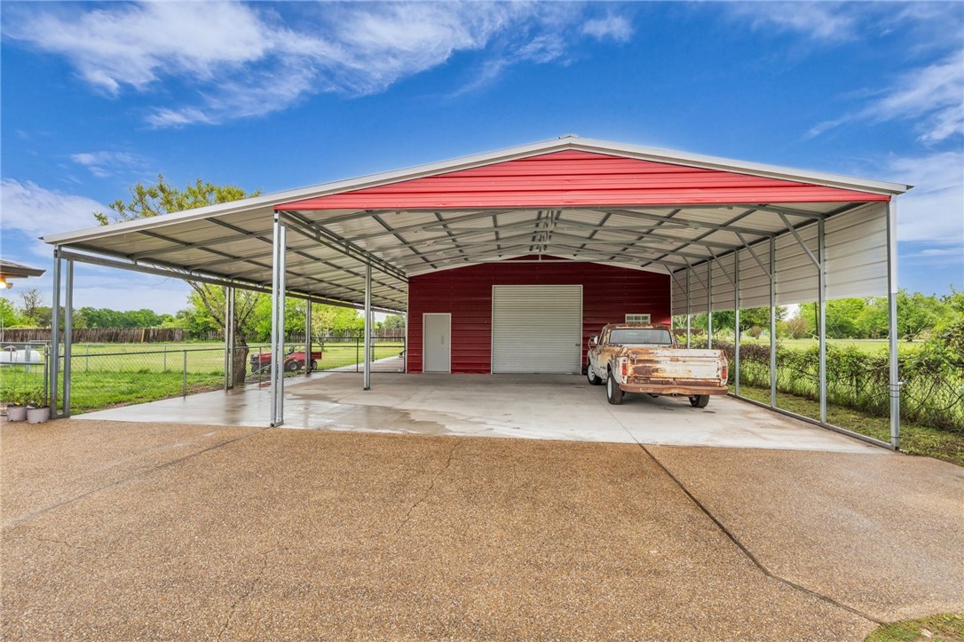 1354 S Fork Wiggins Road, West, Texas image 23