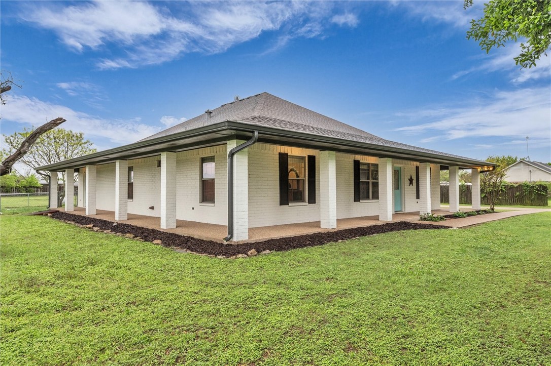 1354 S Fork Wiggins Road, West, Texas image 34