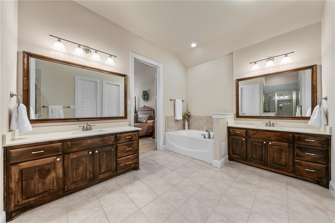 104 Hoyt Drive, Woodway, Texas image 23