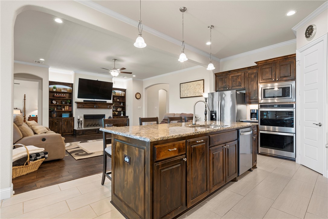 104 Hoyt Drive, Woodway, Texas image 16