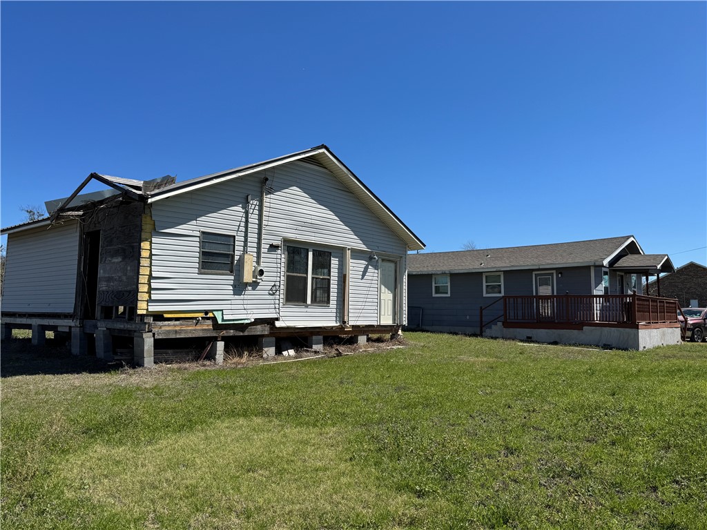 305 N 2nd Street, Lott, Texas image 7