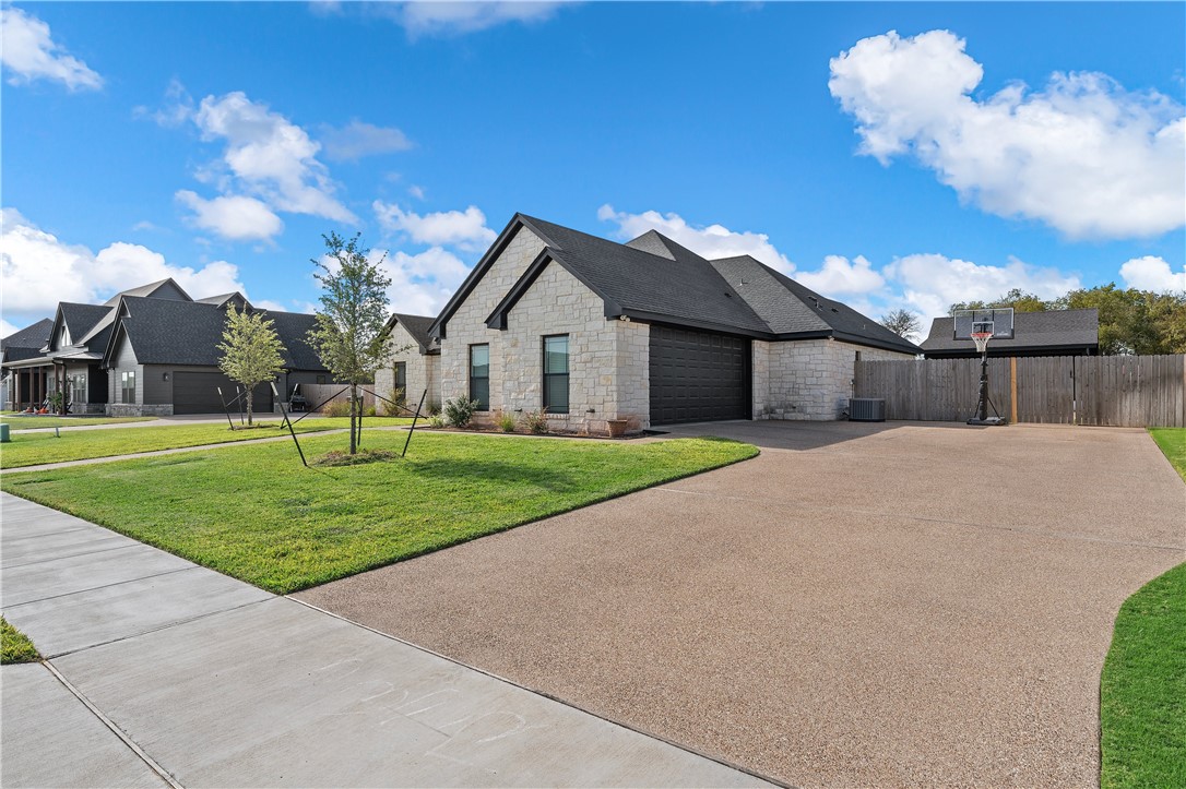 10269 Creekside Lane, Woodway, Texas image 2