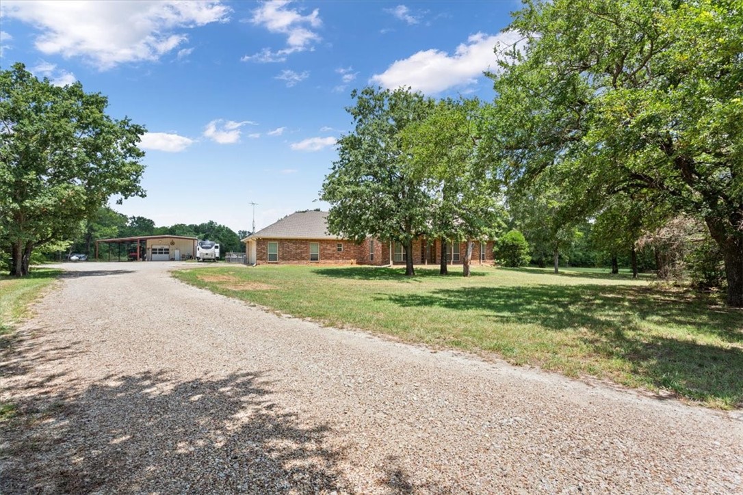 2935 Happy Swaner Lane, Axtell, Texas image 4