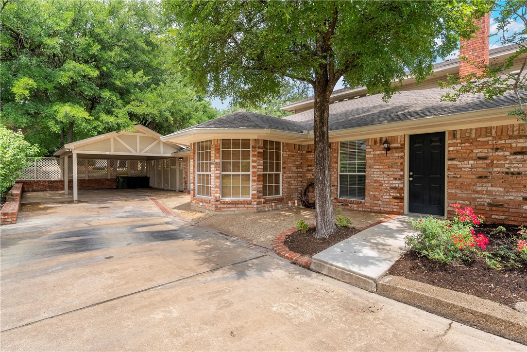 1608 Cherry Creek Drive, Woodway, Texas image 3