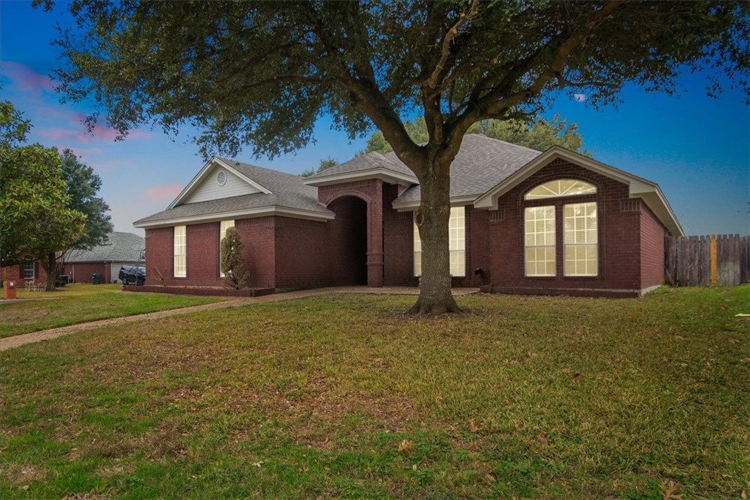 10333 Eagle Mountain Drive, Waco, Texas image 1