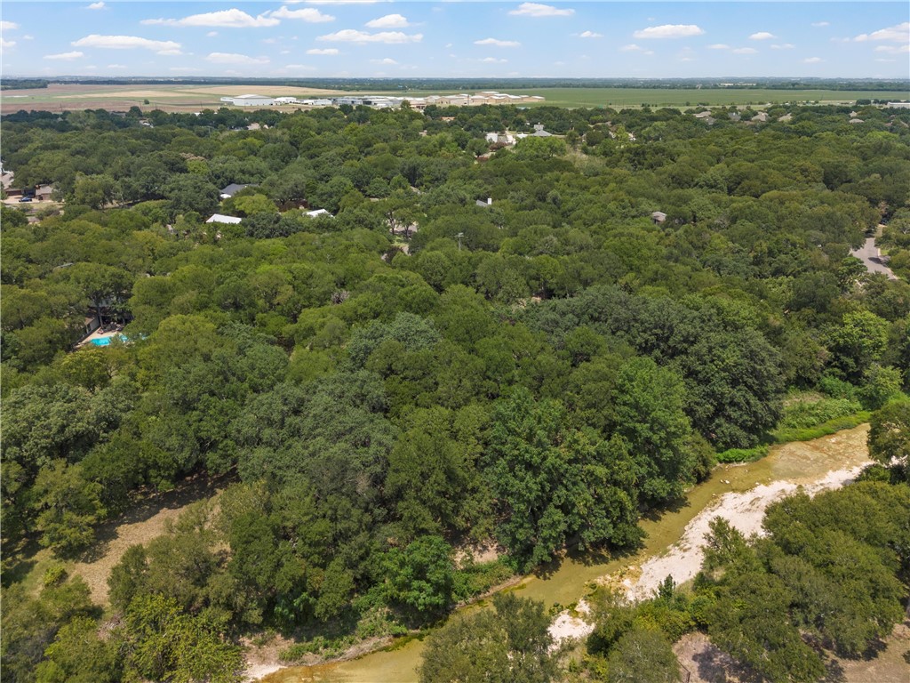 223 Oak Creek Circle, McGregor, Texas image 1