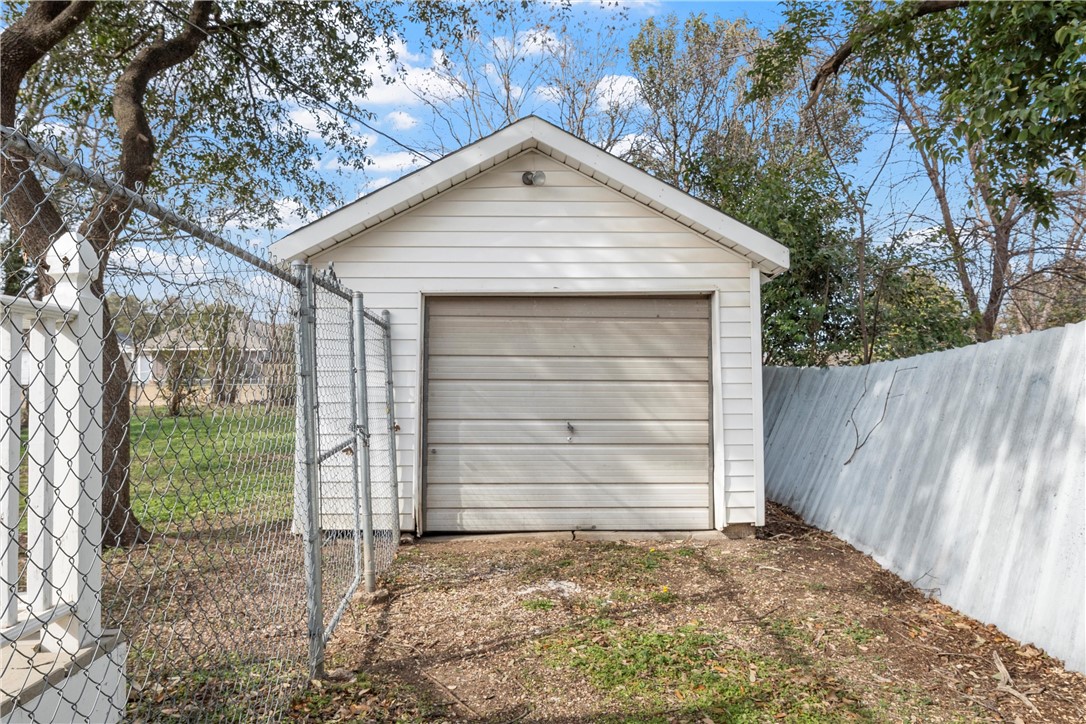 3013 Live Oak Avenue, Waco, Texas image 23