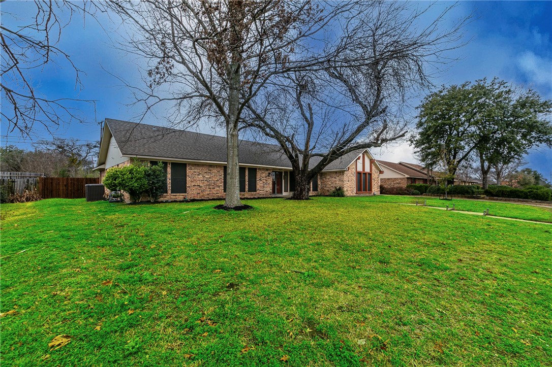 640 Ivy Ann Drive, Woodway, Texas image 26