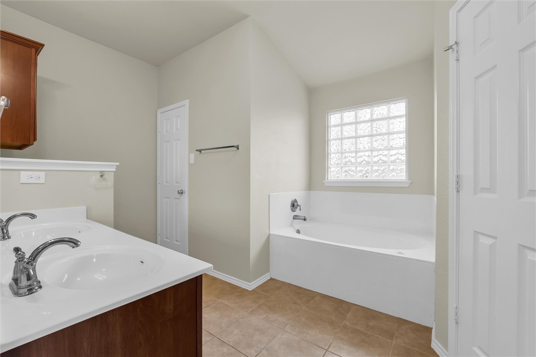 6709 Serena Lane, Woodway, Texas image 21