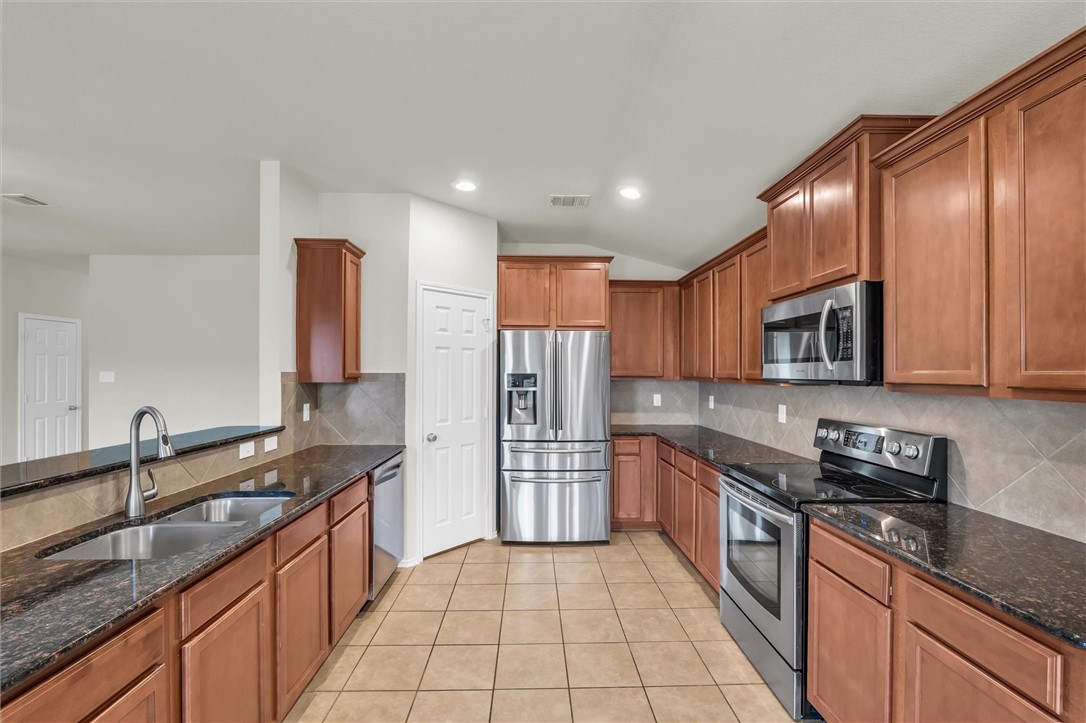 6709 Serena Lane, Woodway, Texas image 10