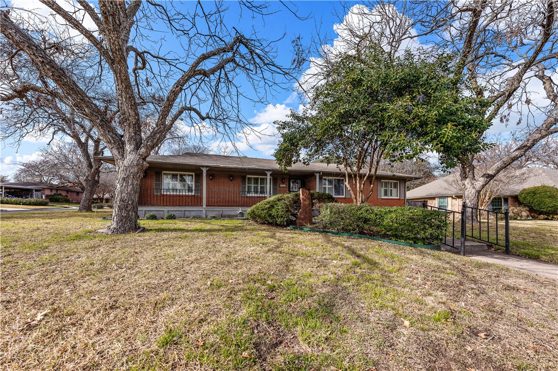 2300 Starr Drive, Waco, Texas image 13