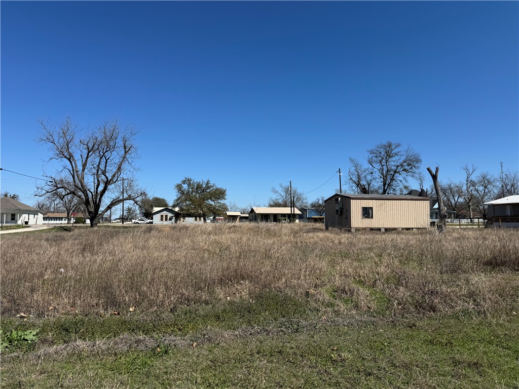 301 N Judge Hailey Drive, Lott, Texas image 2