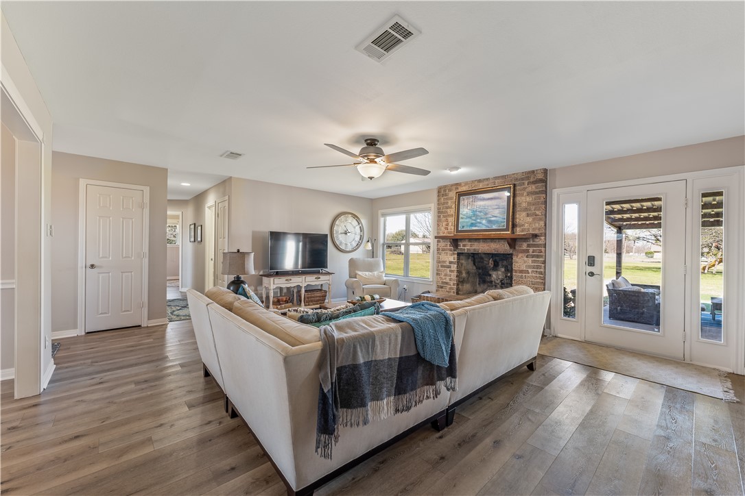 170 Lazy Acres Drive, Woodway, Texas image 15