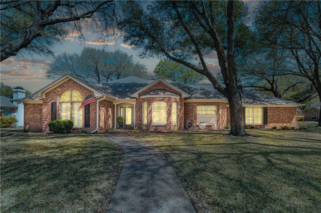 10001 Creek Bend Drive, Woodway, Texas image 1