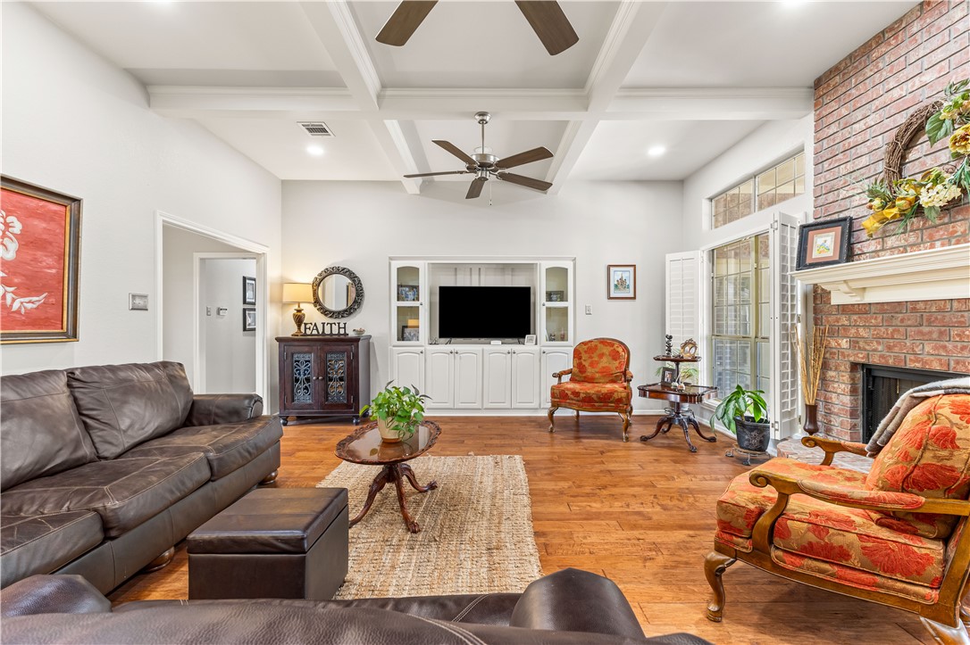 10001 Creek Bend Drive, Woodway, Texas image 6